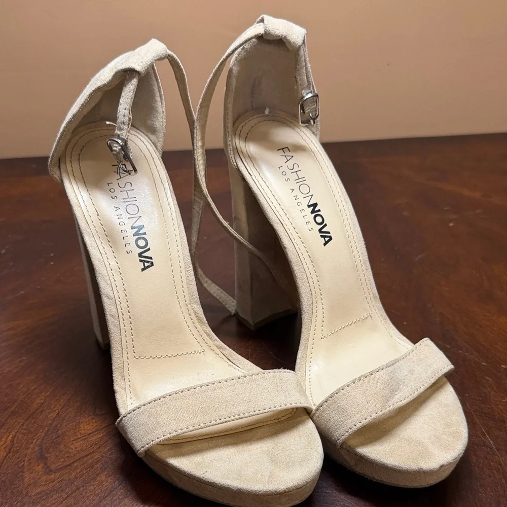 Fashion Nova Beige Block‎ Heels